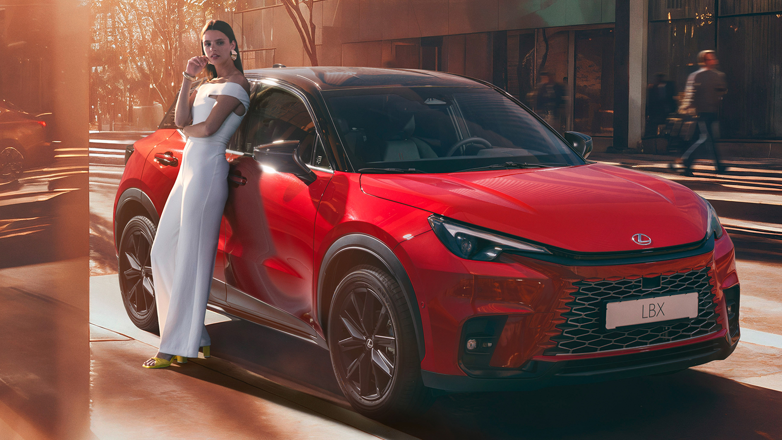 Lexus LBX: Νέα ειδική έκδοση Vibrant για το υβριδικό SUVάκι